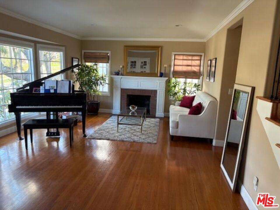 10328 Dunkirk Ave - Photo 5 of 8