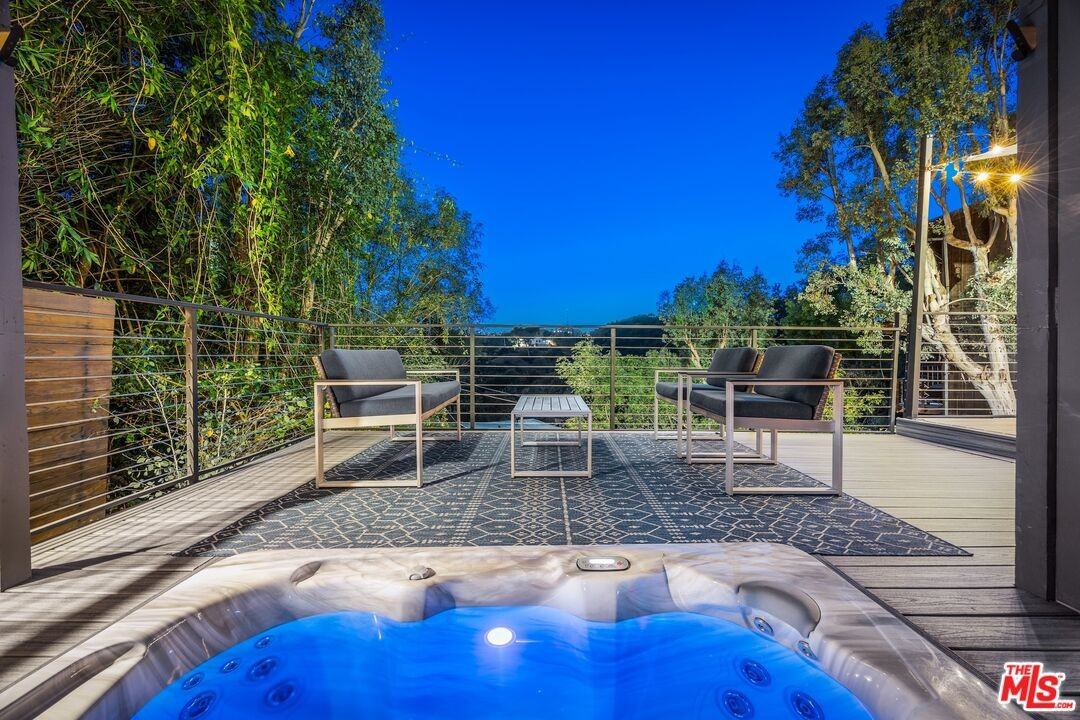 7900 Willow Glen Rd - Photo 3 of 8