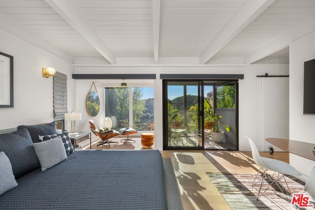 7900 Willow Glen Rd - Photo 5 of 8