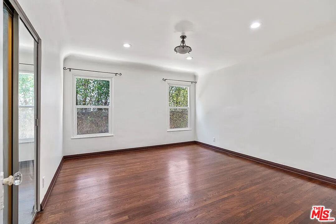 8230 Blackburn Ave - Photo 7 of 8