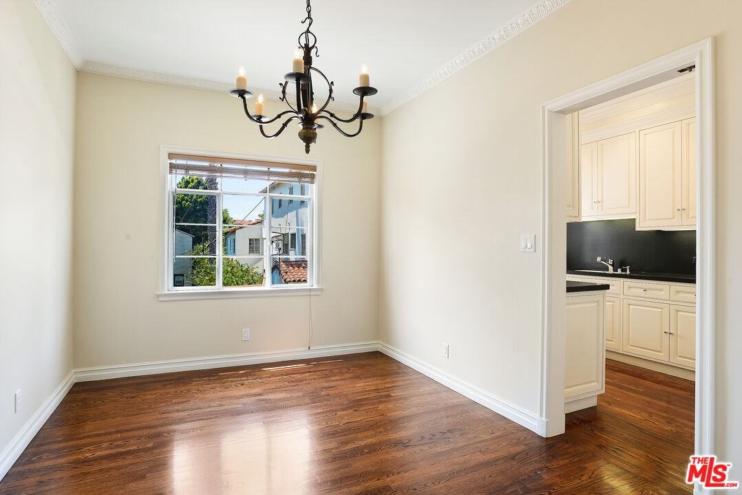 155 S Rodeo Dr - Photo 2 of 8