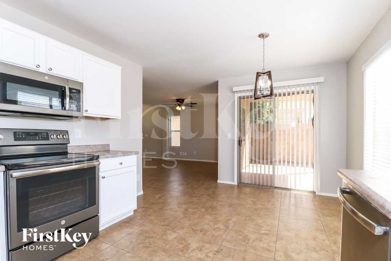 12909 W Monte Vista Rd - Photo 5 of 15