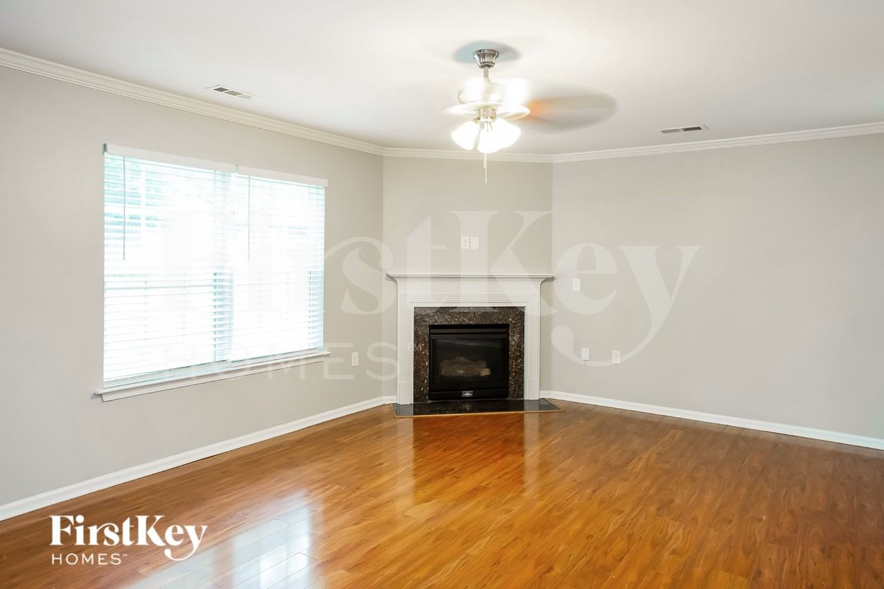 4538 Austin Dekota Dr - Photo 3 of 19