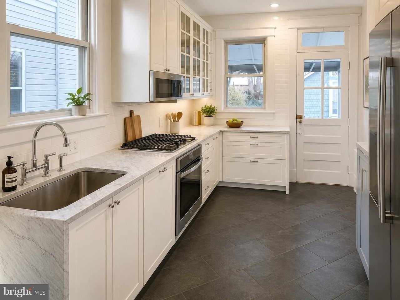 1209 Gallatin St Nw - Photo 5 of 18
