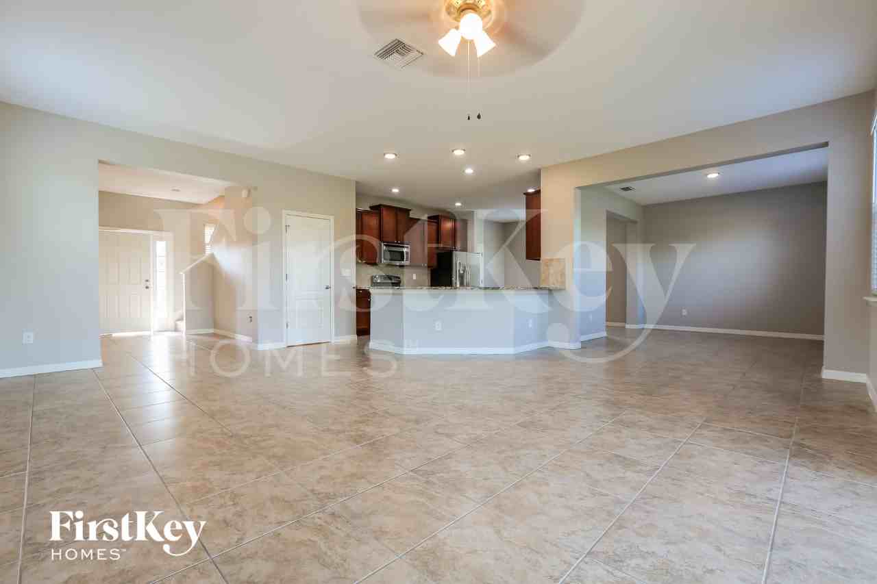 316 Corbett Bluff Dr - Photo 3 of 15