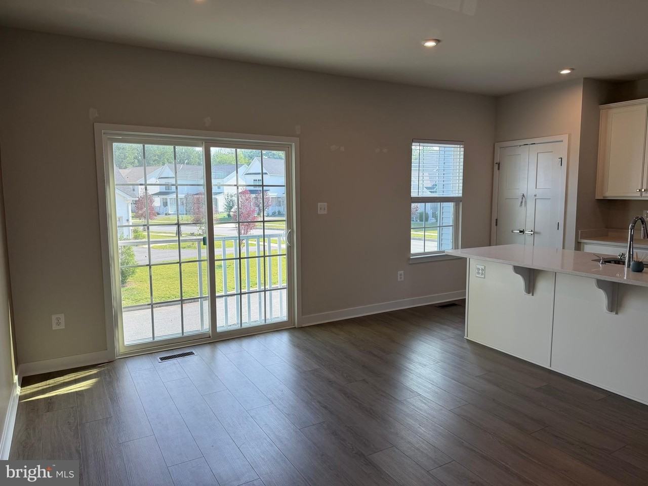 927 Ericcson Ln - Photo 7 of 24