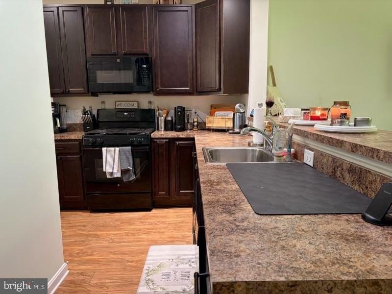 32041 Woods Ct - Photo 5 of 21