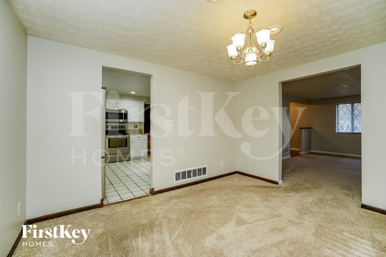 6320 Middleboro Ct - Photo 6 of 15