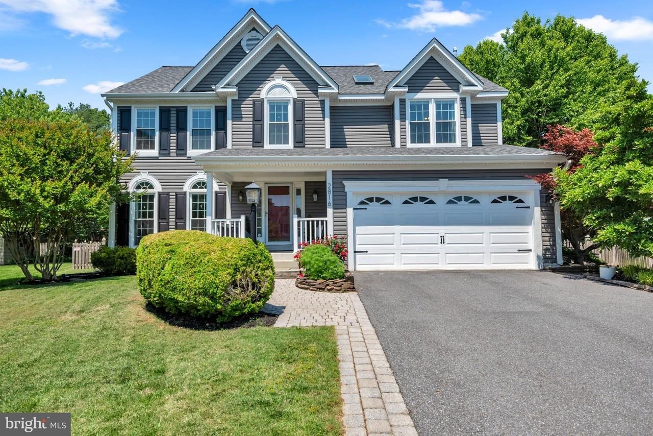 2816 Bargate Ct - Photo 3 of 50