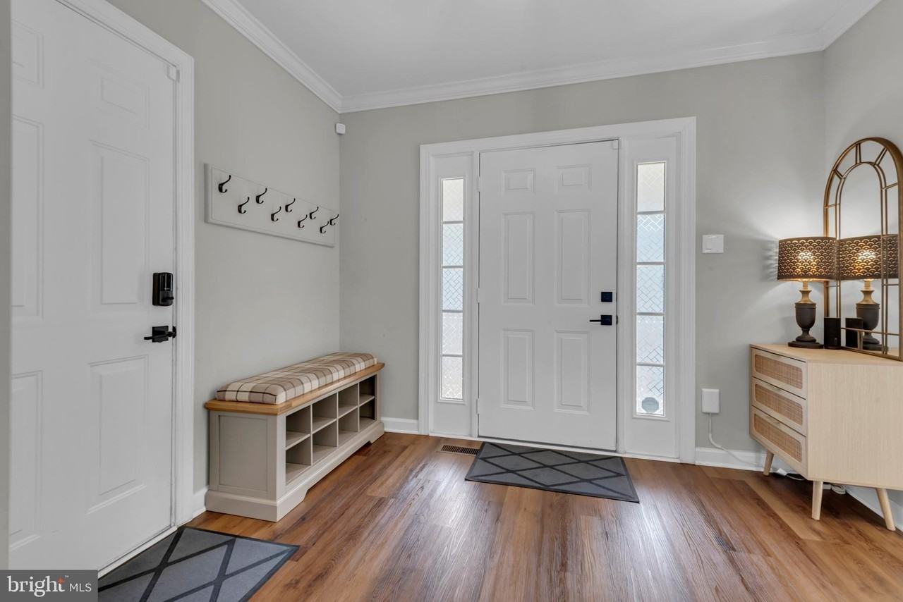 2816 Bargate Ct - Photo 5 of 50