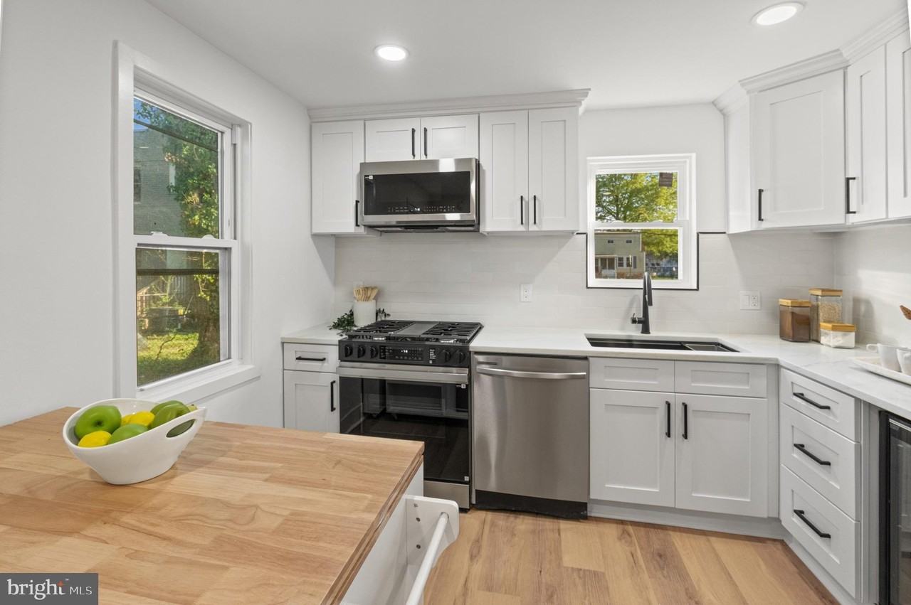 1019 President St - Photo 5 of 25