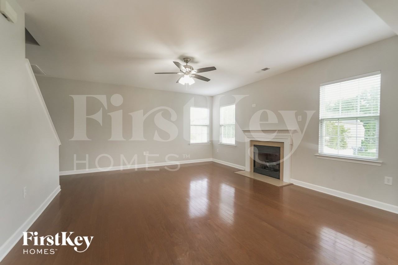 4019 Linville Falls Ln - Photo 3 of 19