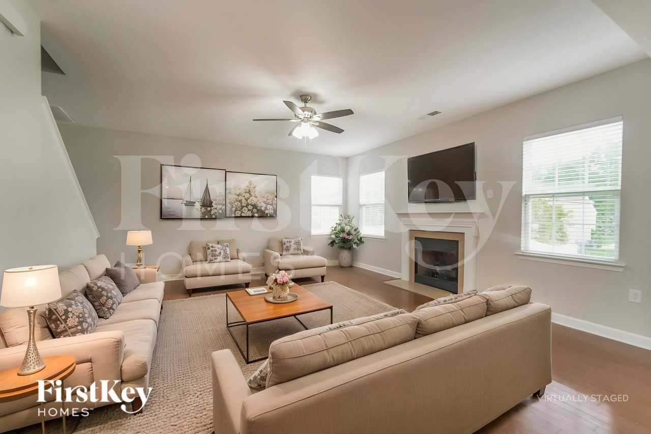 4019 Linville Falls Ln - Photo 4 of 19