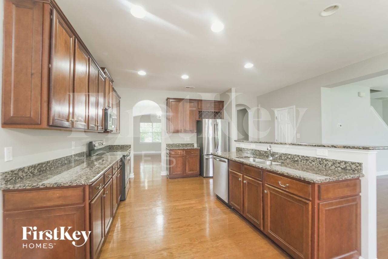 4019 Linville Falls Ln - Photo 6 of 19