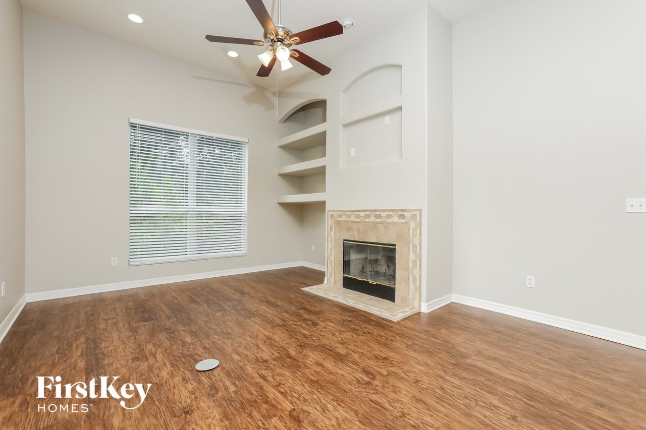 1850 Beth Ct - Photo 3 of 15
