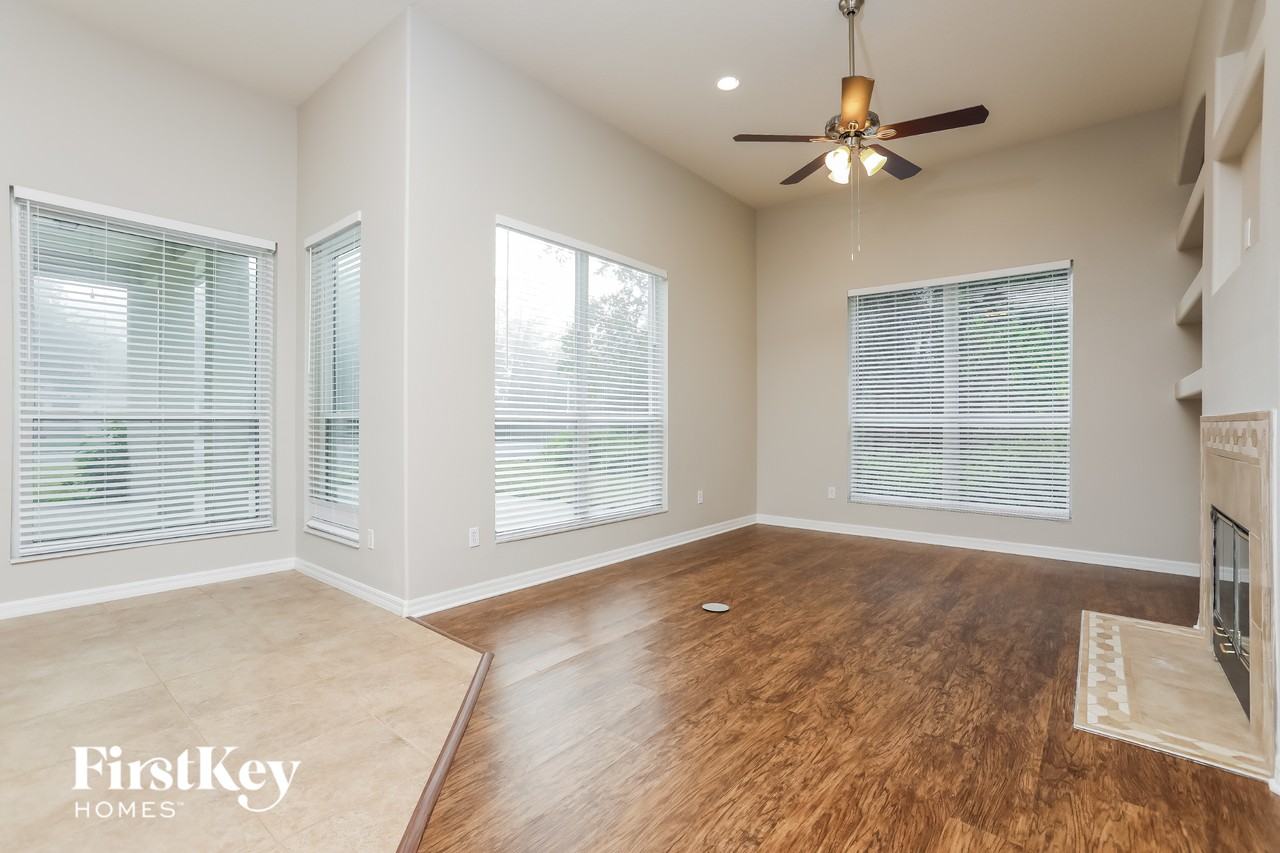 1850 Beth Ct - Photo 4 of 15