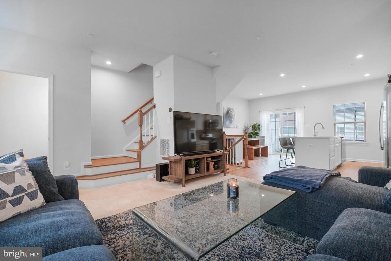 52 Caswell Dr - Photo 6 of 11