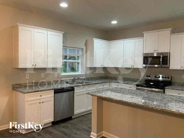 65 Channing Dr - Photo 5 of 10