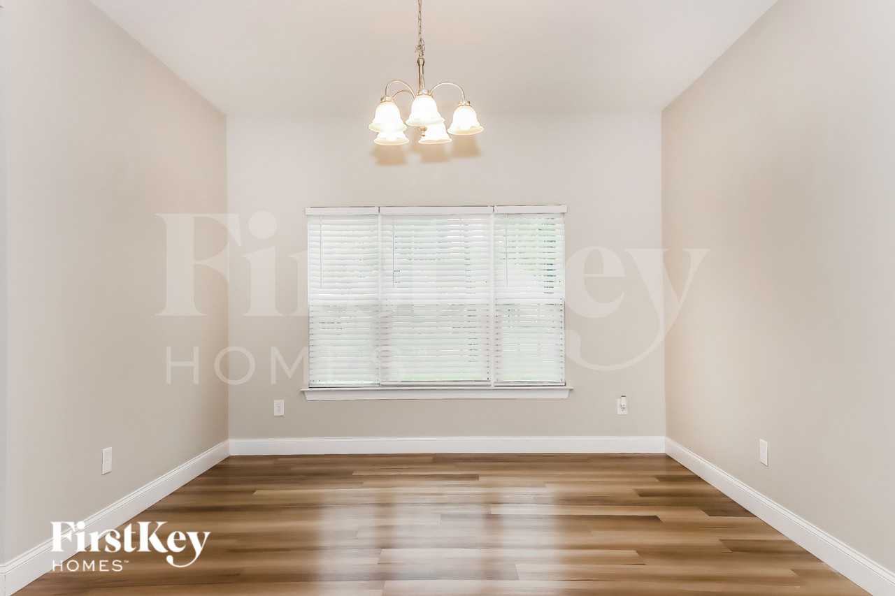 105 Windstone Dr - Photo 5 of 15