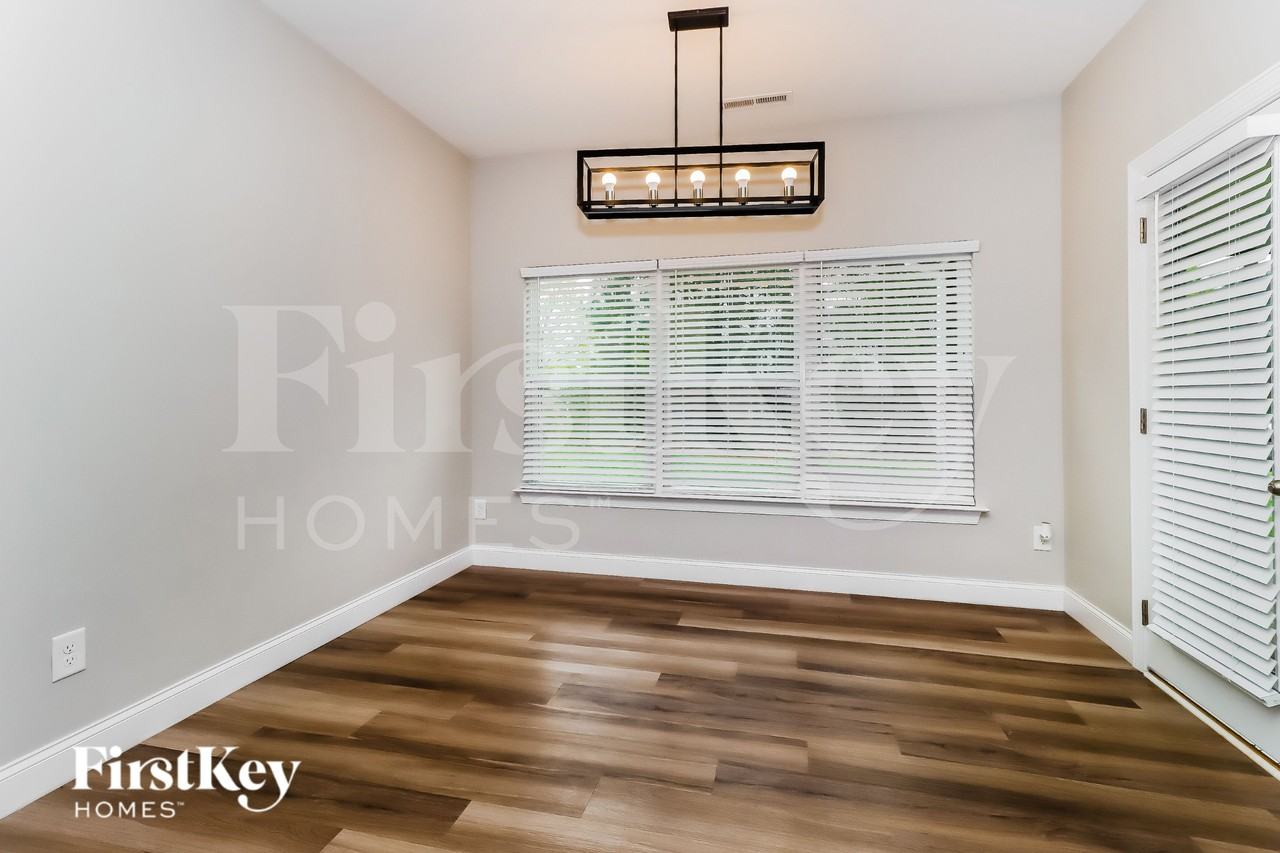 105 Windstone Dr - Photo 6 of 15