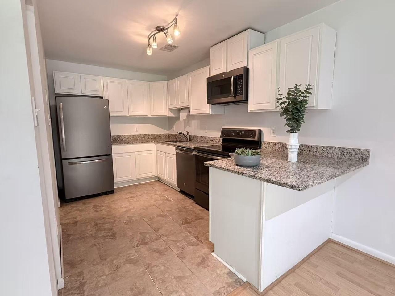 18711 Paprika Ct - Photo 6 of 22