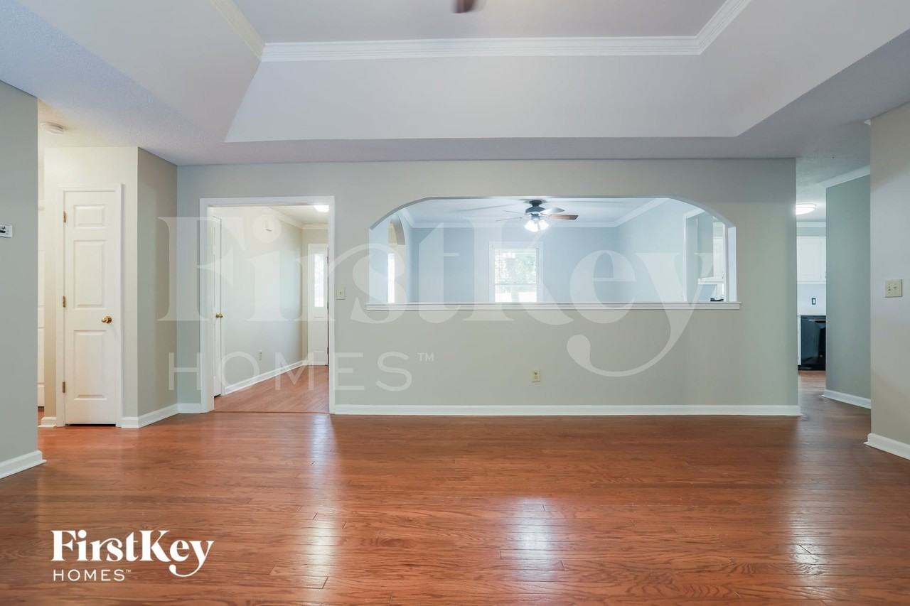 226 David Larsen Dr - Photo 3 of 15
