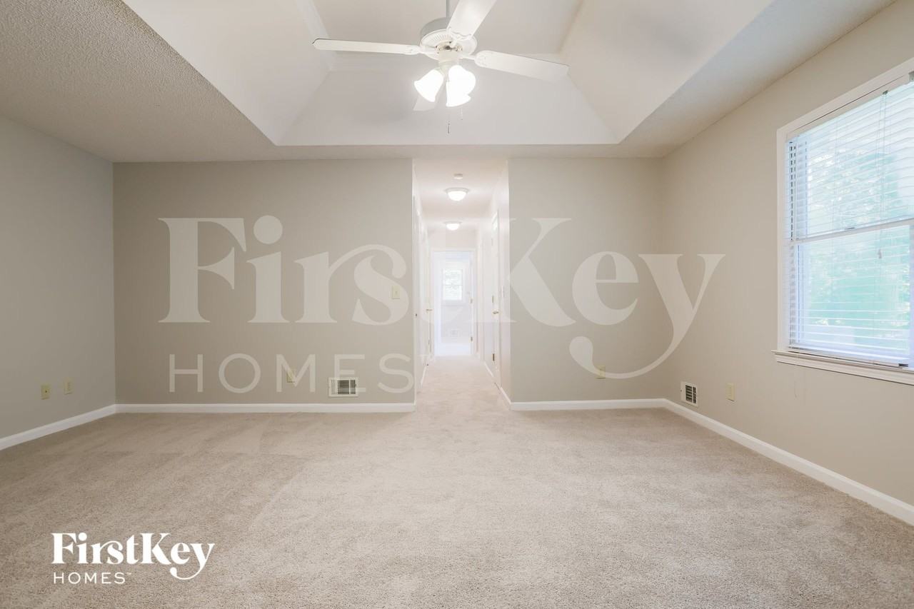 226 David Larsen Dr - Photo 6 of 15