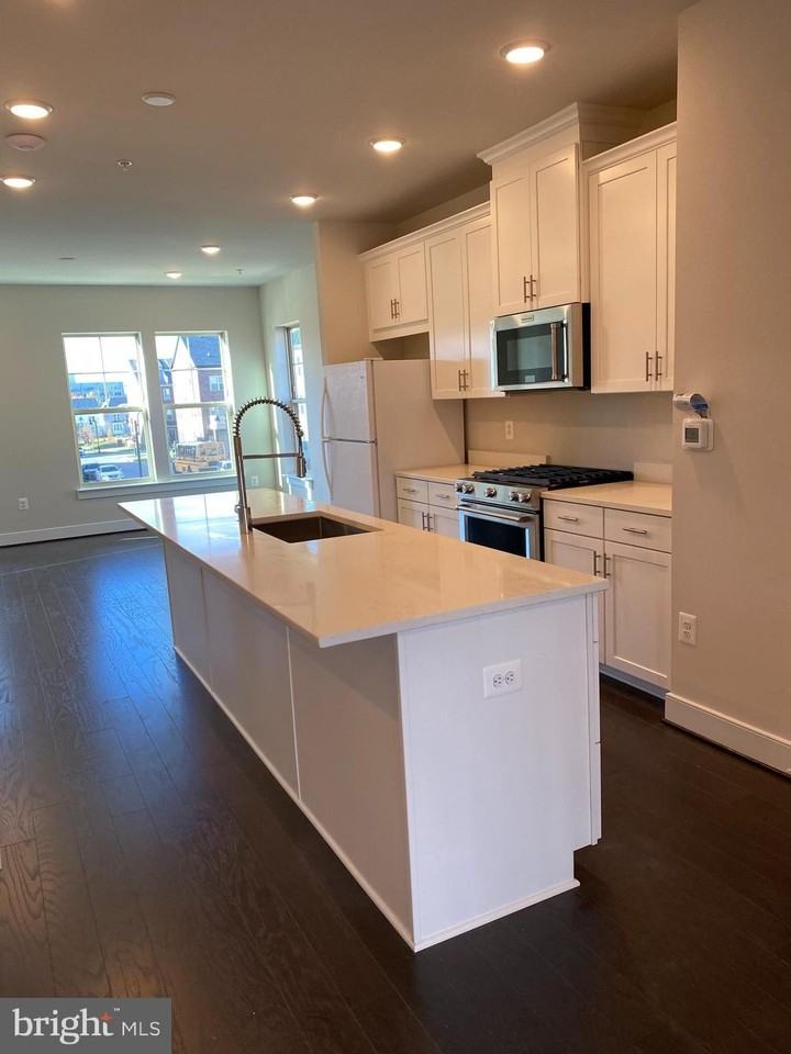 1102 Vermeer Ave - Photo 4 of 13