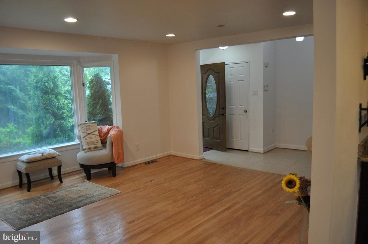 6000 Greentree Rd - Photo 4 of 38