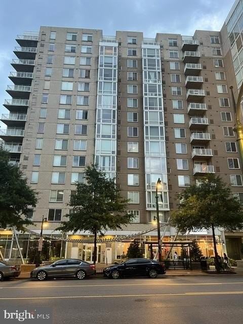 930 Wayne Ave #1108