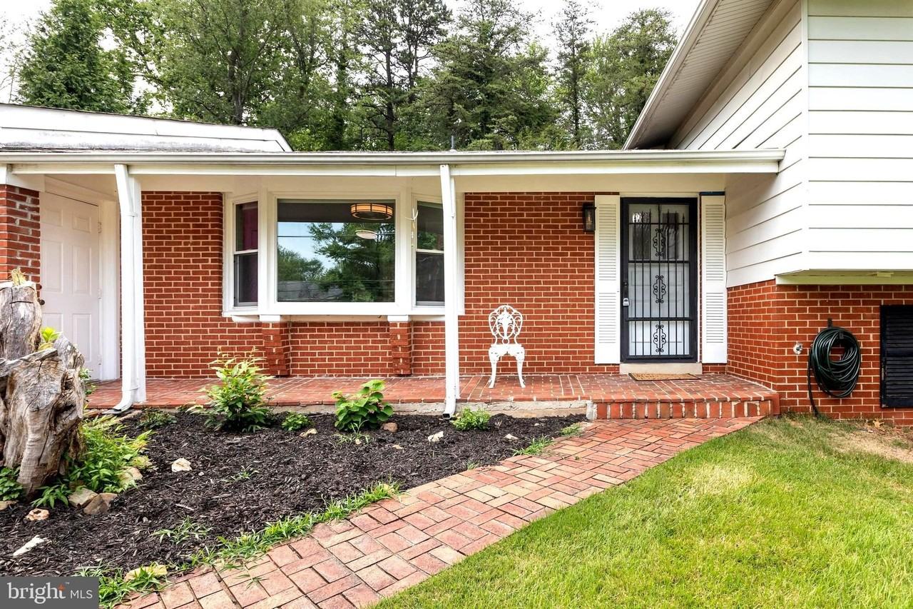 11506 Karen Dr - Photo 2 of 50