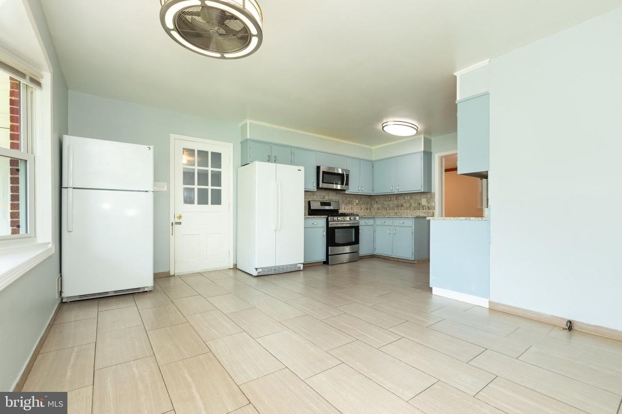 11506 Karen Dr - Photo 3 of 50