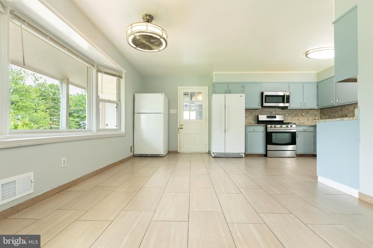 11506 Karen Dr - Photo 4 of 50