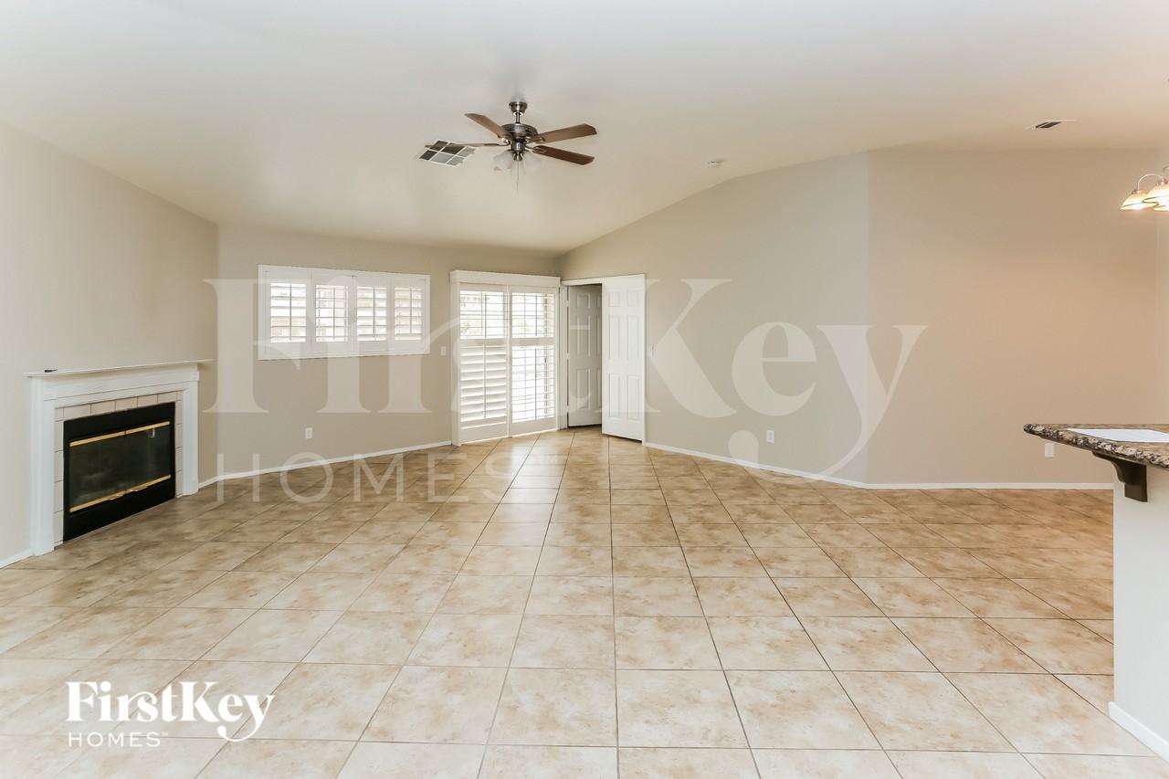 4933 Glenarden Dr - Photo 2 of 15