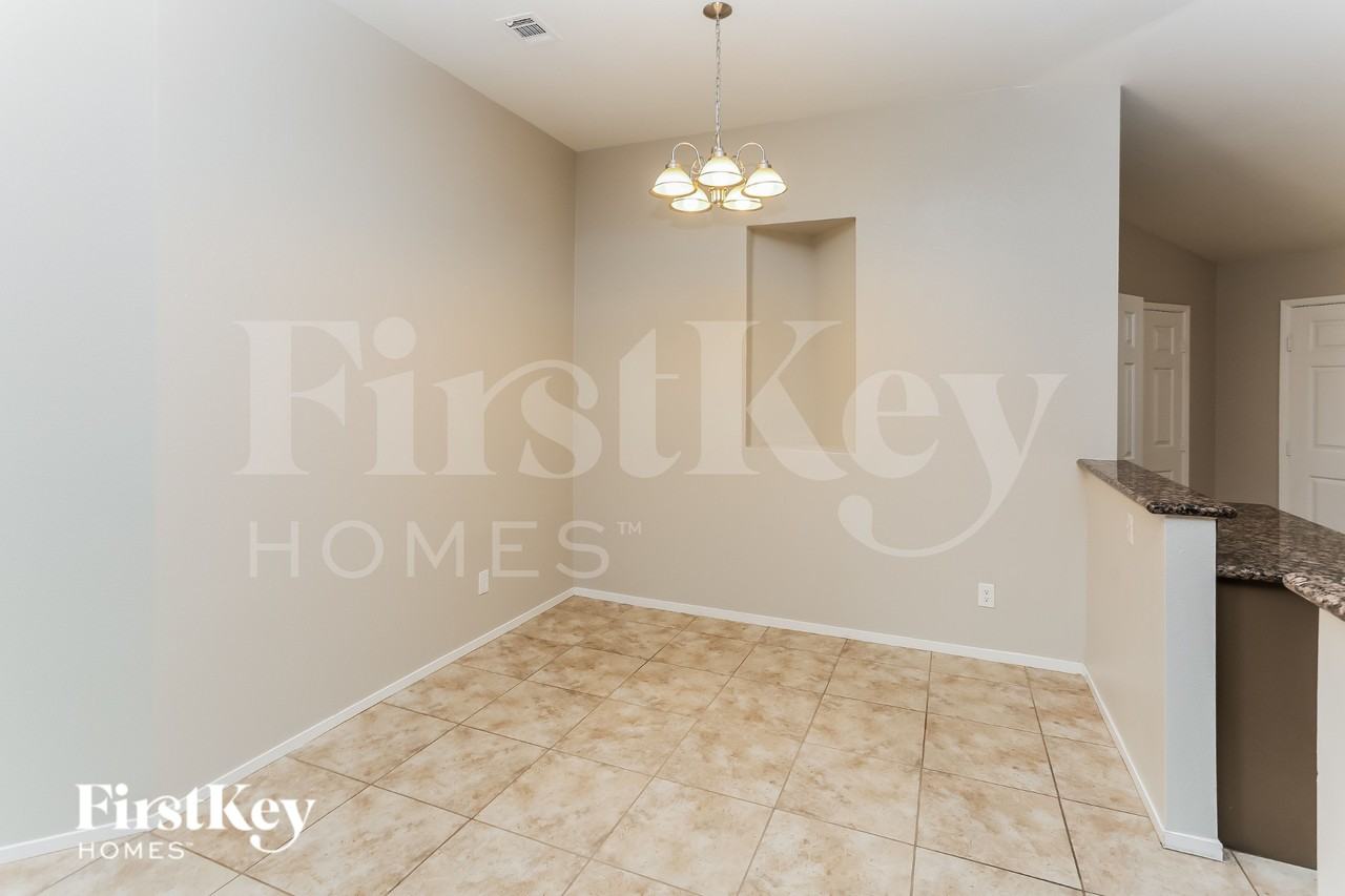 4933 Glenarden Dr - Photo 4 of 15