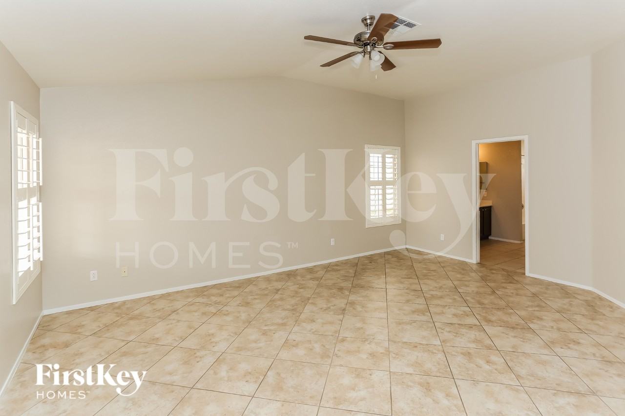 4933 Glenarden Dr - Photo 7 of 15