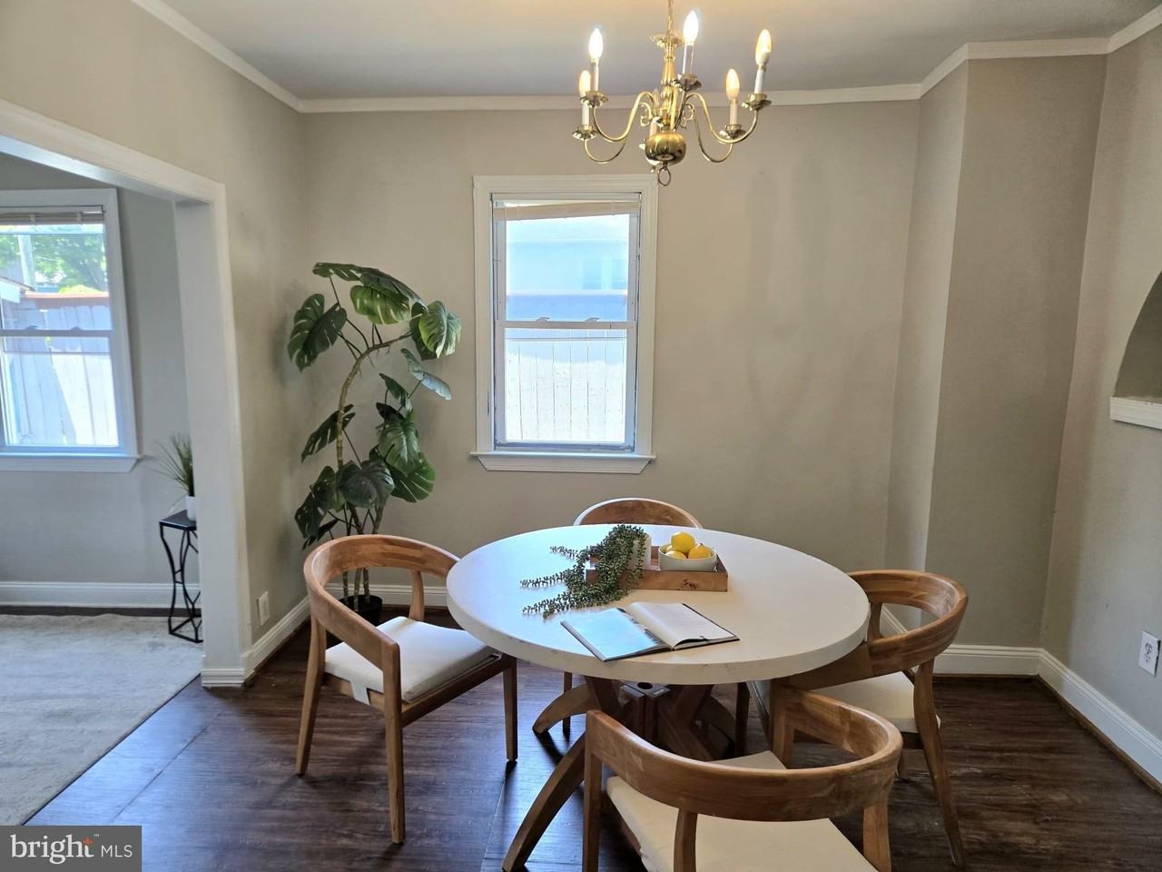 805 Eastern Ave - Photo 4 of 11