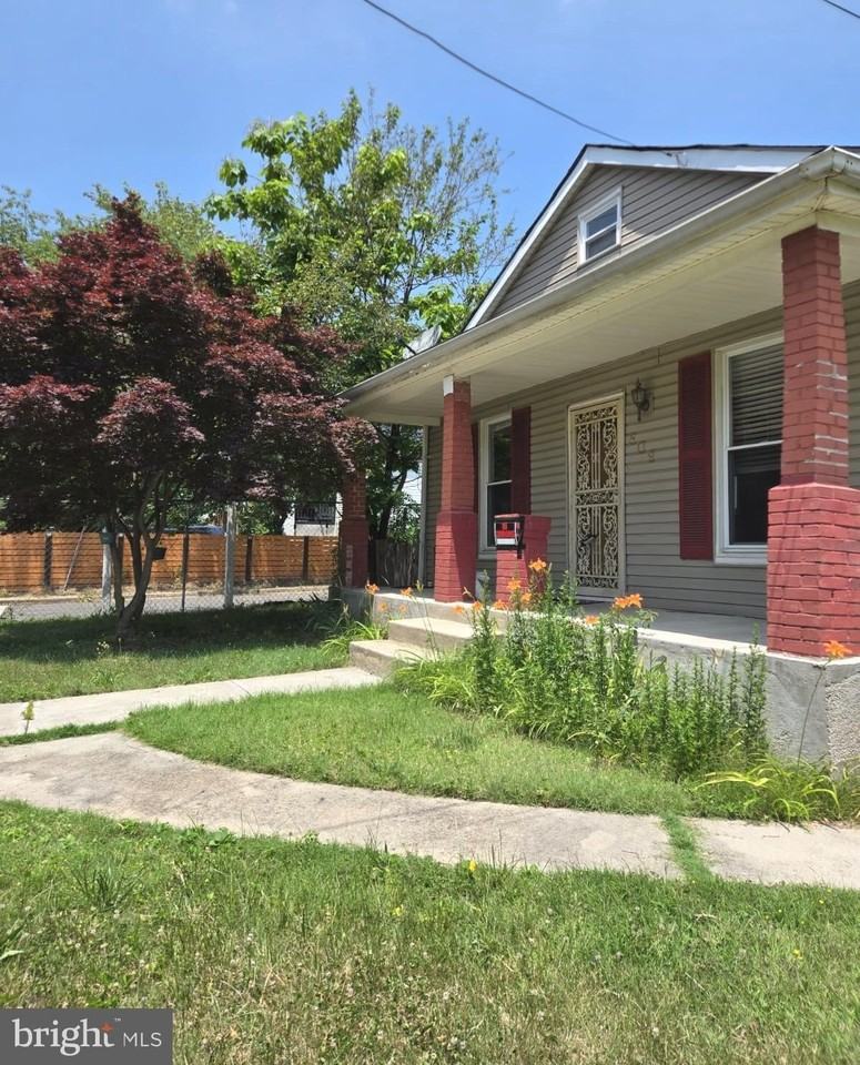 809 Eastern Ave - Photo 2 of 16