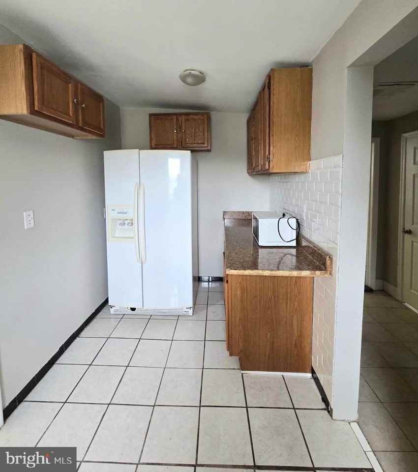 809 Eastern Ave - Photo 5 of 16