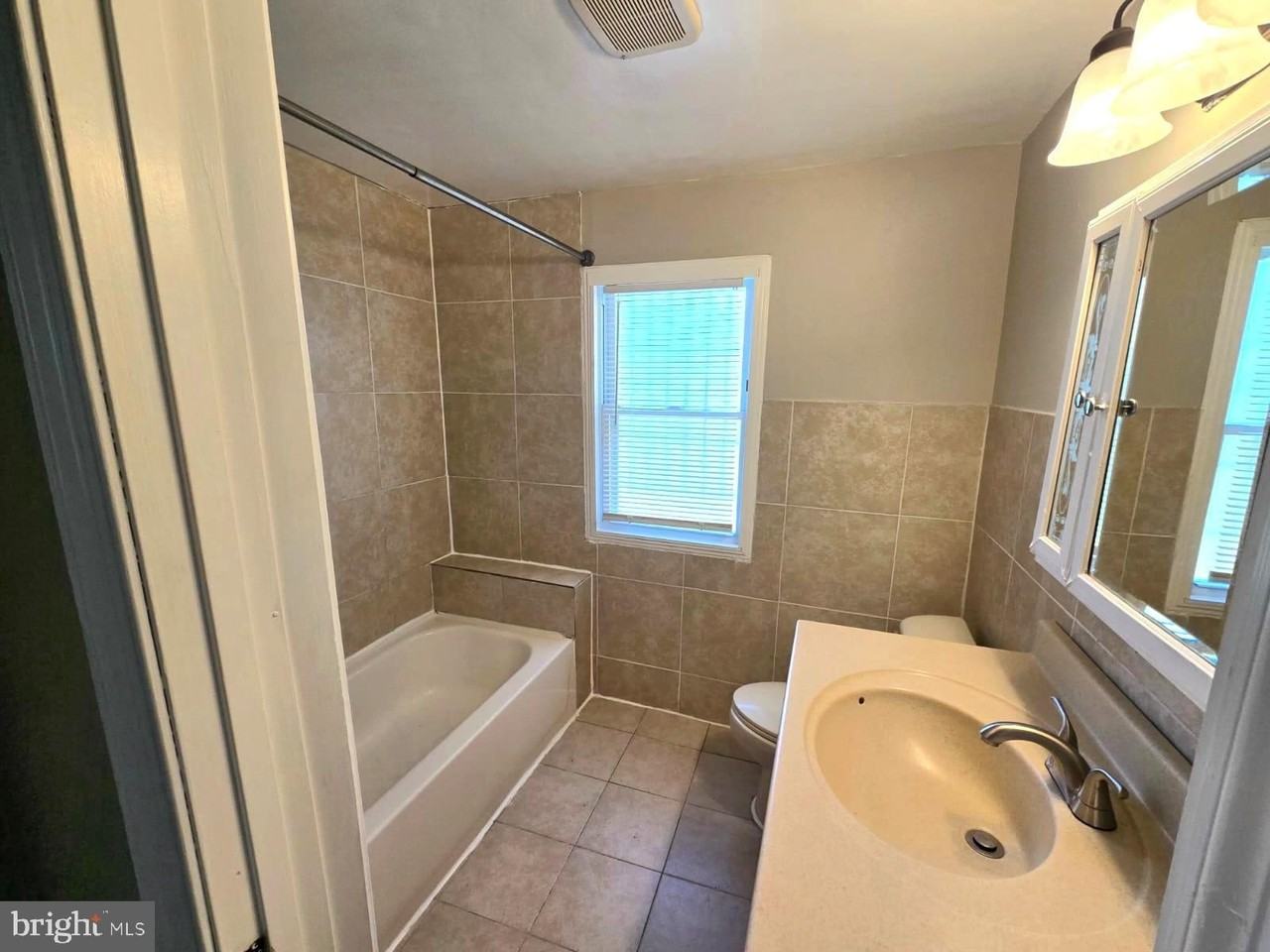 809 Eastern Ave - Photo 6 of 16