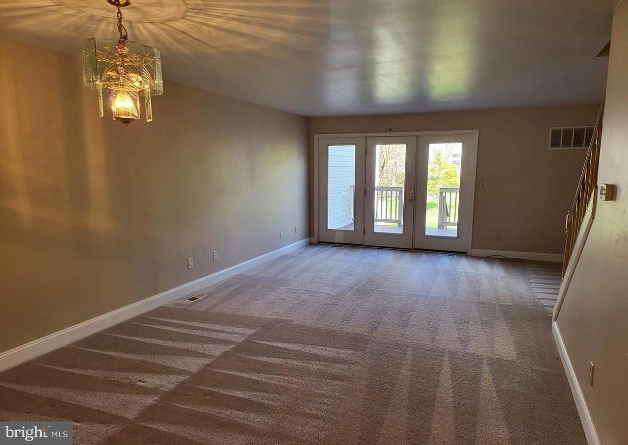 6002 Bridgepointe Dr - Photo 3 of 6