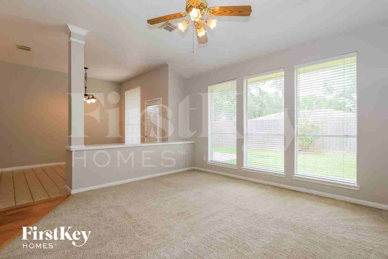 2115 Mercoal Dr - Photo 5 of 19