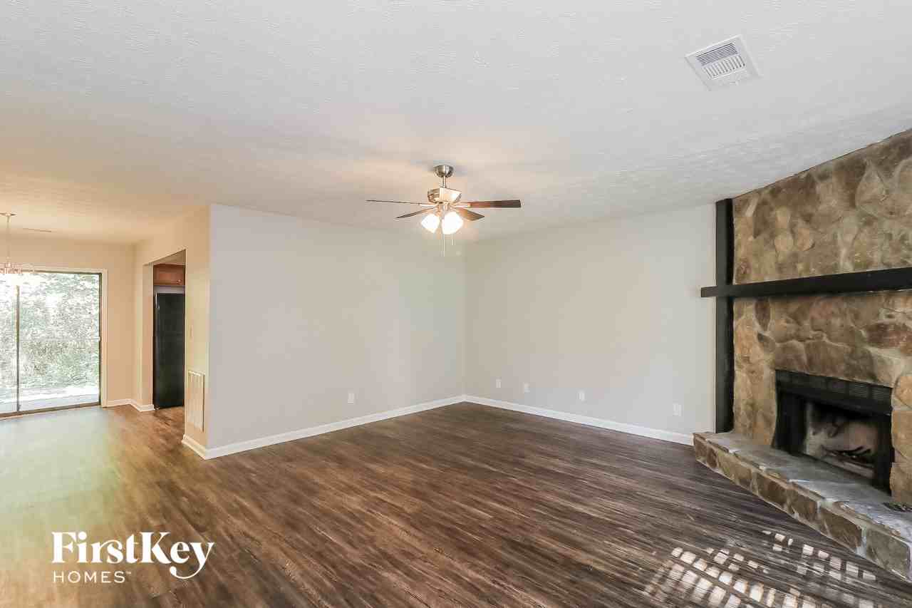 4665 Jamerson Forest Pkwy - Photo 2 of 15