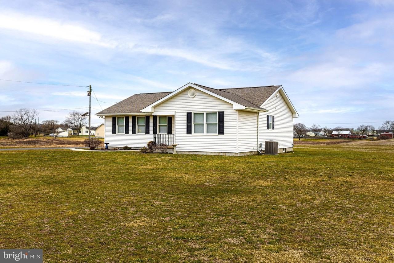 413 Red Lion Rd - Photo 2 of 28