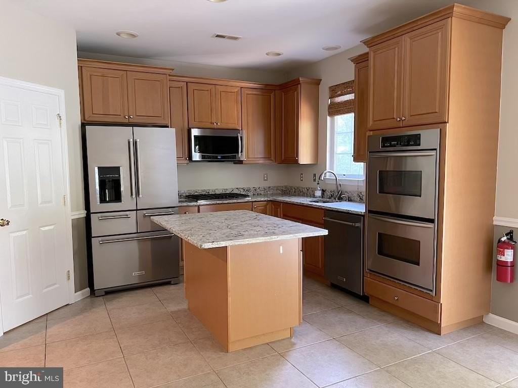 49 Truman Ave - Photo 6 of 31