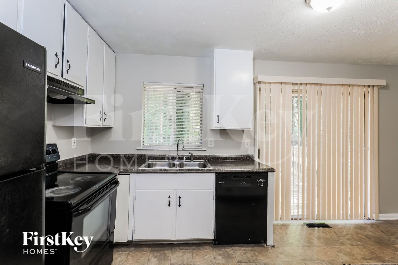 568 Dixon Rd - Photo 7 of 16