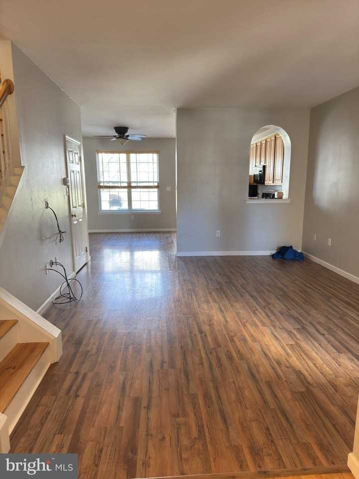 106 Country Ln - Photo 2 of 10