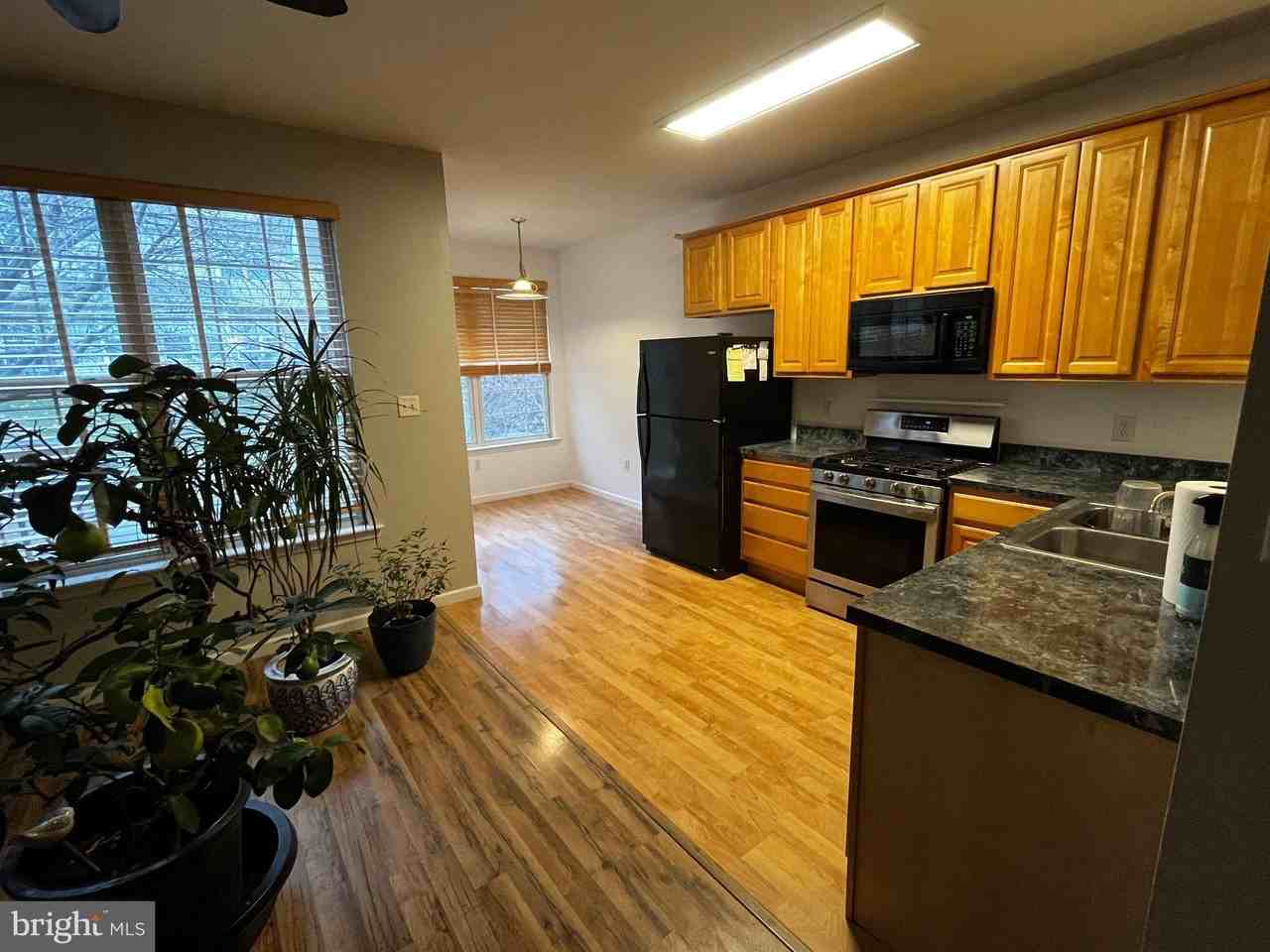 106 Country Ln - Photo 4 of 10