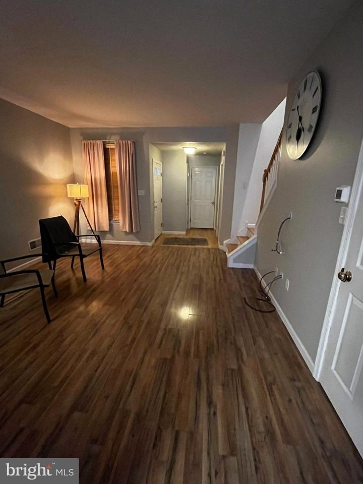 106 Country Ln - Photo 5 of 10