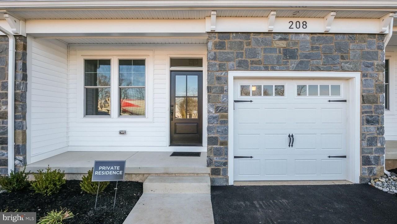 208 Foxhedge Rd - Photo 2 of 29